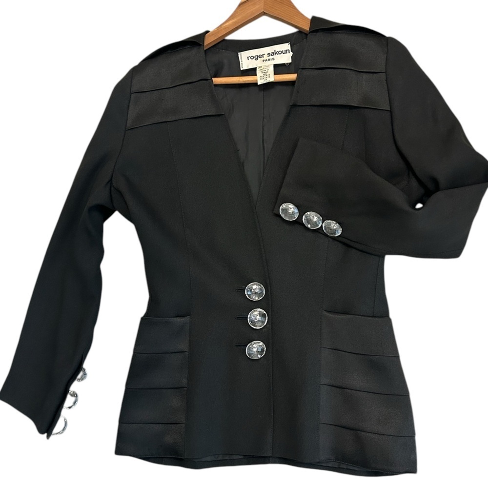 Roger Sakoun size 38 (6-8 us) viscose blend large diamond buttons couture luxury